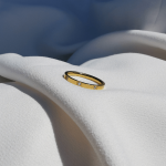 Golden diamond prstan