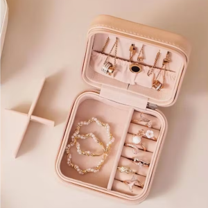 Mini škatlica za nakit