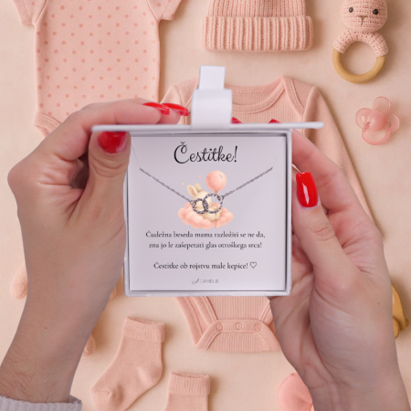 personalizirano-darilo-ob-rojstvu-amelie-zajcek-1